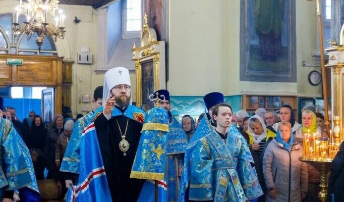 МИТРОПОЛИТ ИГНАТИЙ СОВЕРШИЛ БОЖЕСТВЕННУЮ ЛИТУРГИЮ В ХРАМЕ КАЗАНСКОЙ ИКОНЫ БОЖИЕЙ МАТЕРИ Г. ПЕТРОВСКА