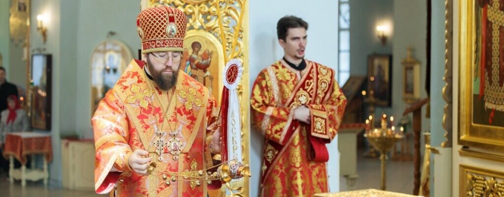 МИТРОПОЛИТ ИГНАТИЙ СОВЕРШИЛ БОЖЕСТВЕННУЮ ЛИТУРГИЮ В ПОКРОВСКОМ ХРАМЕ Г. ПЕТРОВСКА
